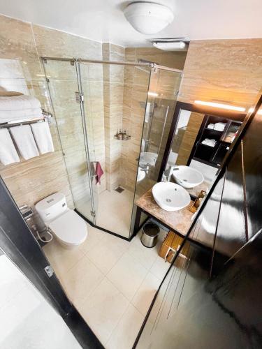 Bilik mandi di Con Son Blue Sea Hotel