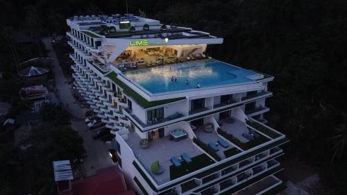 Bazén v ubytování Lime Resort El Nido nebo v jeho okolí