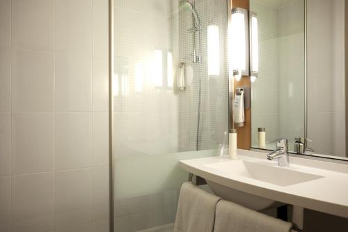 ibis Biarritz Anglet Aéroport tesisinde bir banyo