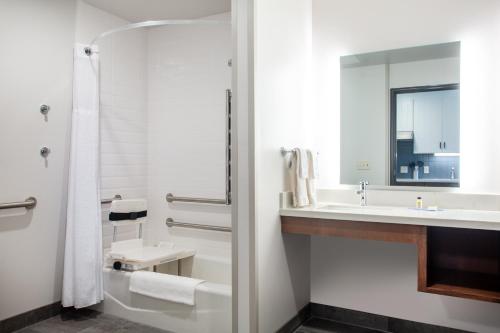 Koupelna v ubytování Staybridge Suites - Sioux Falls Southwest by IHG