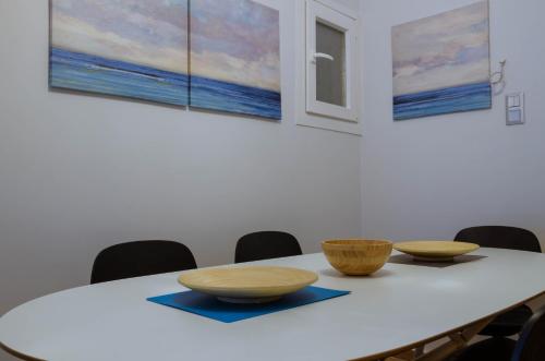 Adorable 2 bedroom apartment close to Ancient Athens city center