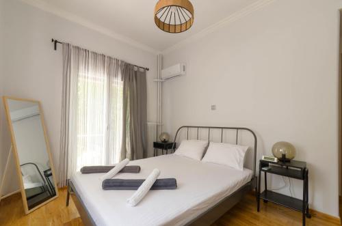 Adorable 2 bedroom apartment close to Ancient Athens city center
