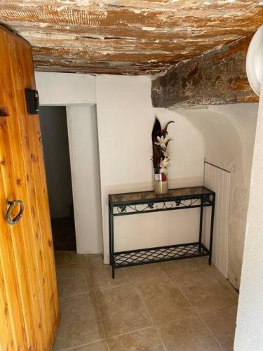 Photo de la galerie de l'établissement Charmante petite maison de village au centre, à Correns