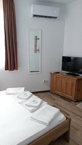 Katil atau katil-katil dalam bilik di Guesthouse White Margarit