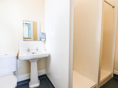 Bilik mandi di Nethercott House