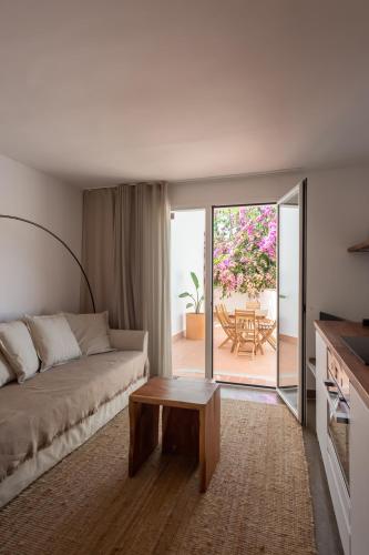 Ruang duduk di Hostal Es Niu de Tamariu