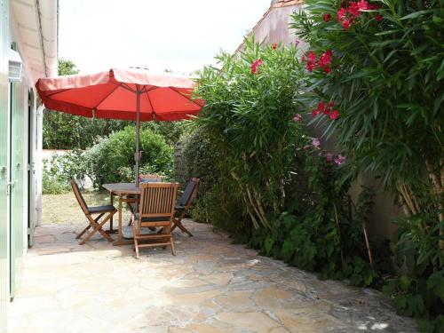 Fotografie z fotogalerie ubytování Maison à Ars-en-Ré près du port, terrasse ombragée, WiFi, ménage inclus - FR-1-434-8 v destinaci Ars-en-Ré
