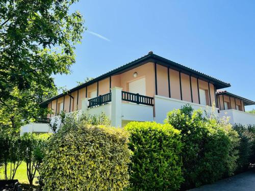 Appartement T2 avec Piscine, Proche Thermes, Parking Souterrain et Terrasse - Cambo-les-Bains - FR-1-495-72