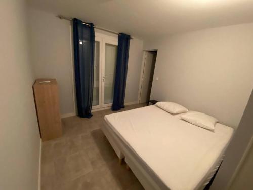 Marina 5P avec piscine et terrasses, 4 chambres, clim, parking, proche plage et commerces, Port Barcarès