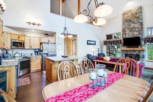 Cedar House – Photos 5