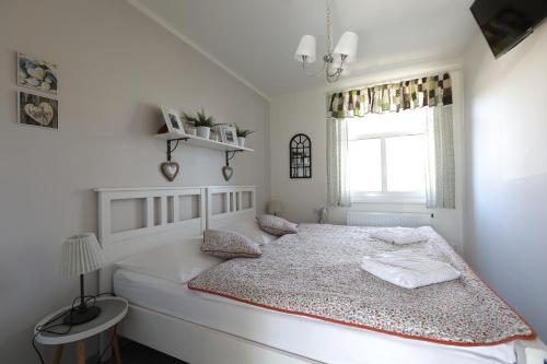 Una cama o camas en una habitación de NA KRÁSNÉ VYHLÍDCE