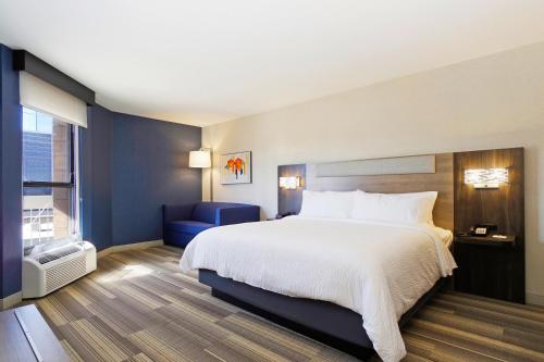 Holiday Inn Express & Suites Phoenix - Tempe, an IHG Hotel Image