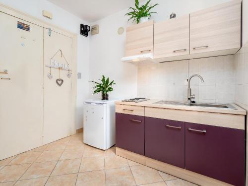 Kuchyňa alebo kuchynka v ubytovaní Studioapartman BB5, Rijeka