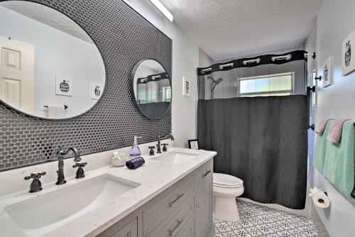 Ein Badezimmer in der Unterkunft Spacious Citrus Hills Home with Pool and Game Room!