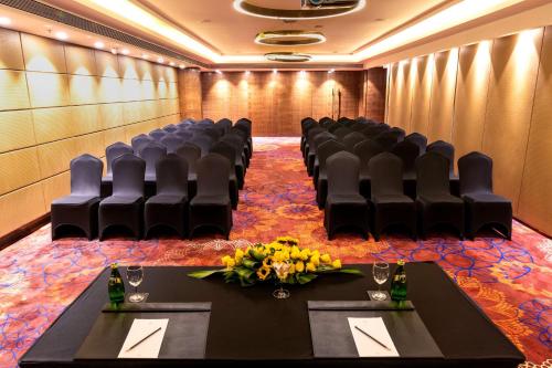 Konferenční prostory v ubytování The Elite Narasapura, a member of Radisson Individuals