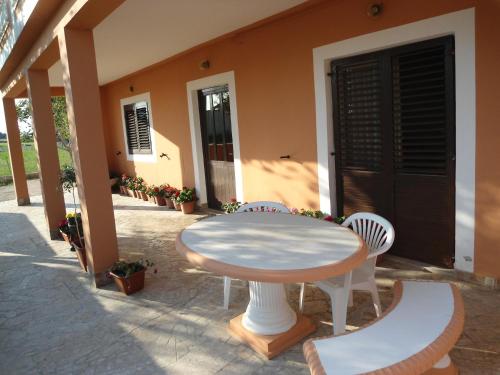 Apartments with parking space Mundanije, Rab - 12242