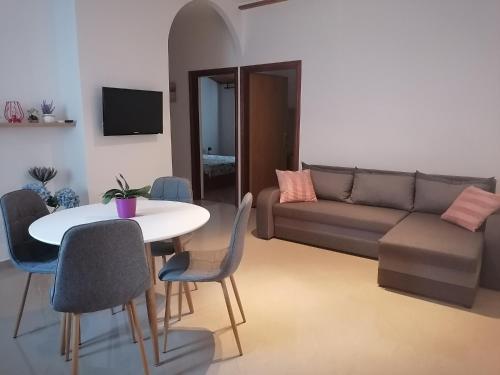 Apartments with parking space Kampor, Rab - 12273