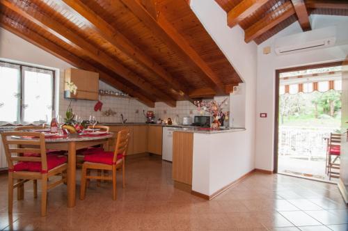 Apartments with a parking space Opatija - 12302