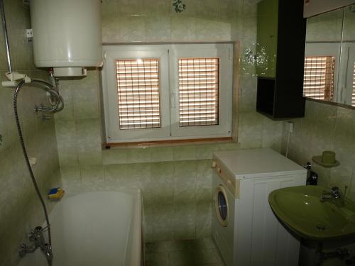 Apartments by the sea Novi Vinodolski - 12322