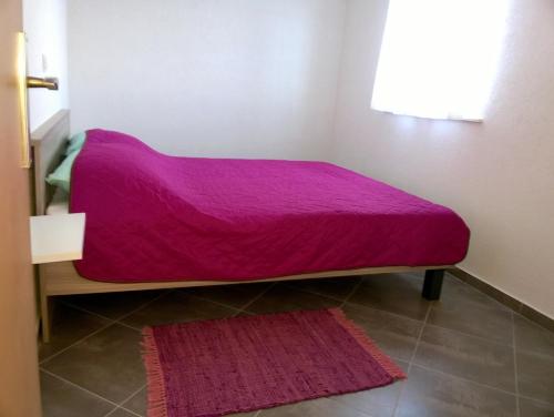 Posteľ alebo postele v izbe v ubytovaní Seaside secluded apartments Cove Virak, Hvar - 12321