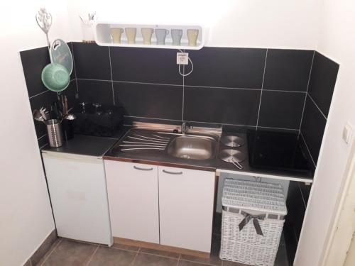 Holiday house with WiFi Supetar, Brac - 12323