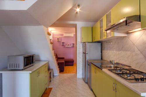 Apartments by the sea Mali Losinj (Losinj) - 12342