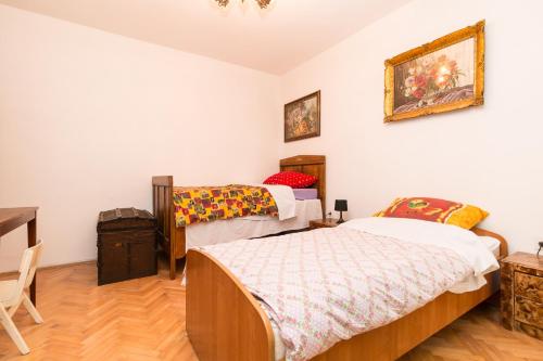 Apartments with a parking space Kastel Kambelovac, Kastela - 12369