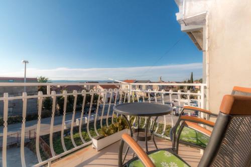 Apartments with a parking space Kastel Kambelovac, Kastela - 12369