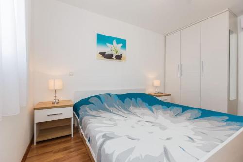 Seaside luxury villa with a swimming pool Supetar, Brac - 12371