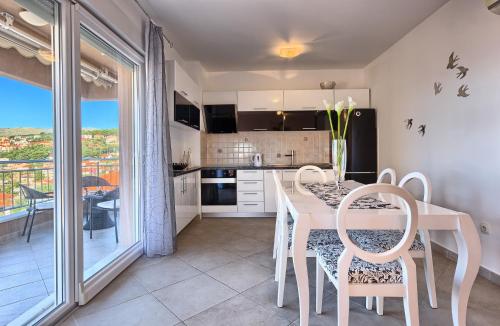 Family friendly apartments with a swimming pool Okrug Gornji, Ciovo - 12377