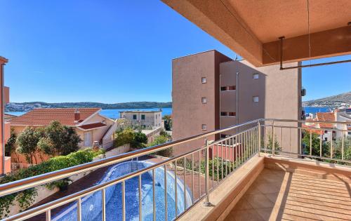 Family friendly apartments with a swimming pool Okrug Gornji, Ciovo - 12377