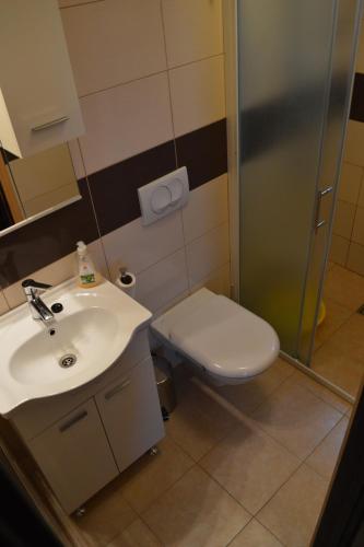 Apartments with parking space Bilo, Primosten - 12434