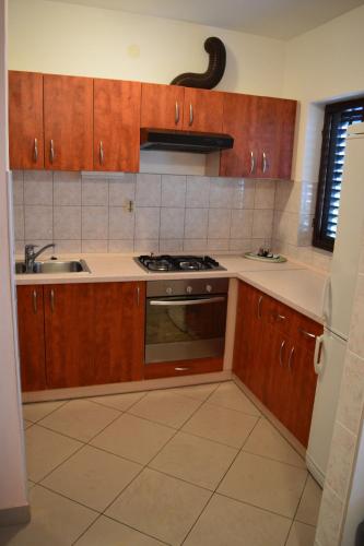 Apartments with parking space Bilo, Primosten - 12434