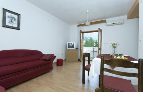 Χώρος καθιστικού στο Family-friendly apartments with swimming pool Baska Voda, Makarska - 12442