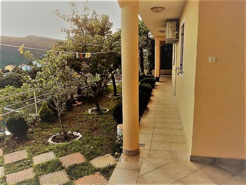 Zahrada ubytování Apartments and rooms with parking space Rabac, Labin - 12368