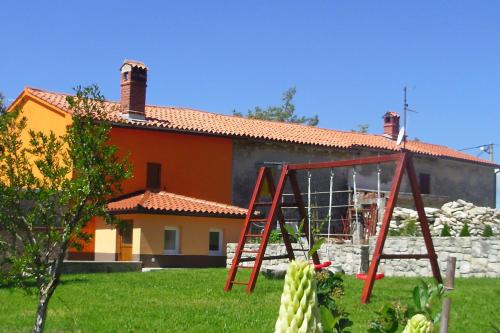 Fotografie z fotogalerie ubytování Family friendly house with a parking space Presika, Labin - 12472 v destinaci Labin