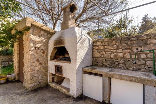 Apartments with a parking space Mali Losinj (Losinj) - 12551