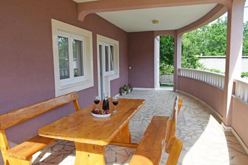 Apartments with a parking space Kastel Stari, Kastela - 12568