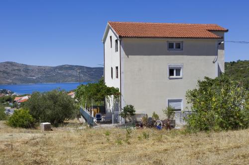 Fotografia z galérie ubytovania Apartments with a parking space Seget Vranjica, Trogir - 12612 v Trogiri