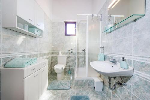 Bilik mandi di Apartments by the sea Zdrelac, Pasman - 12662
