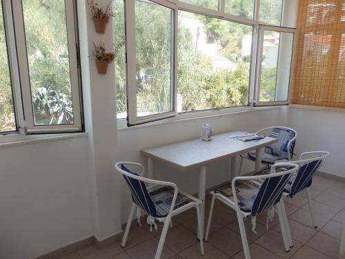 Apartments by the sea Podgora, Makarska - 12669