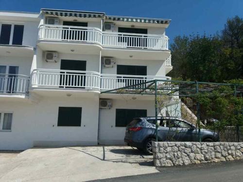 Apartments with a parking space Podgora, Makarska - 12807