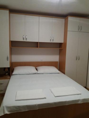 Apartments with a parking space Podgora, Makarska - 12807