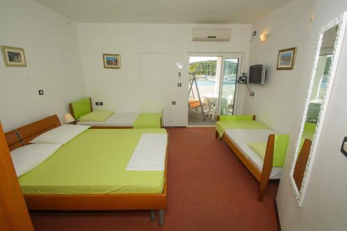 Apartments by the sea Rogoznica - 12820