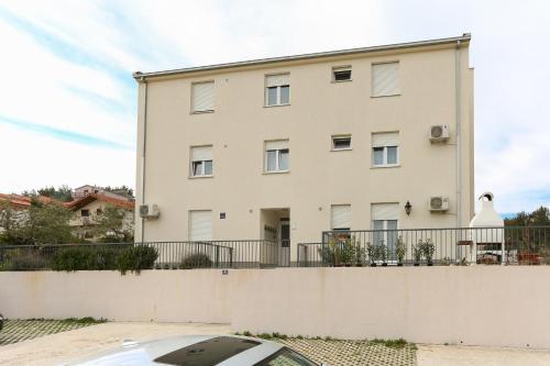 Apartments with a parking space Podstrana, Split - 12837