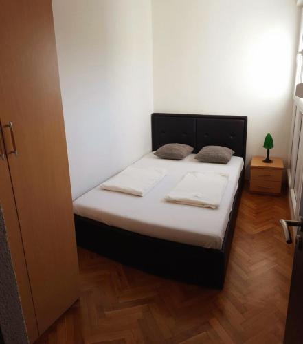Apartments with WiFi Split - 12857