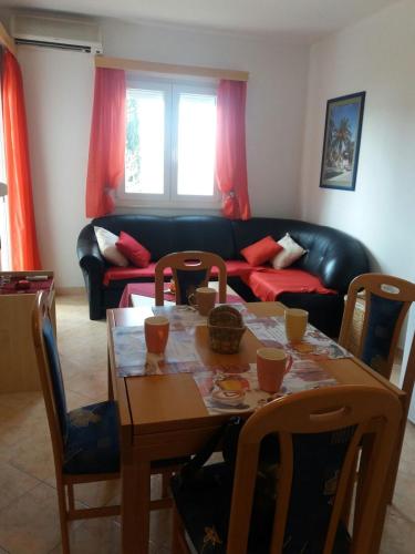 Apartments by the sea Seget Vranjica, Trogir - 12915