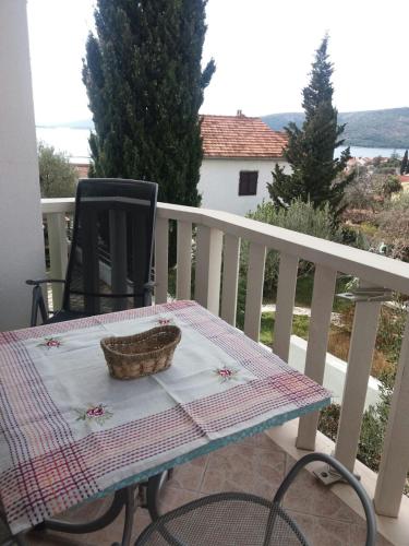 Apartments by the sea Seget Vranjica, Trogir - 12915
