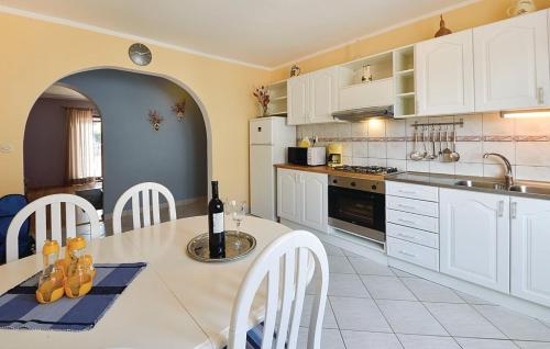 Apartments with a swimming pool Pula - 13020