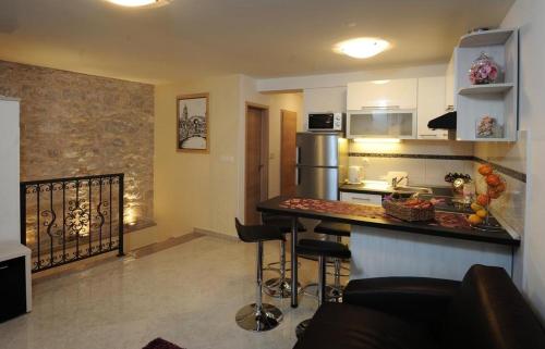 Apartments by the sea Split - 13105